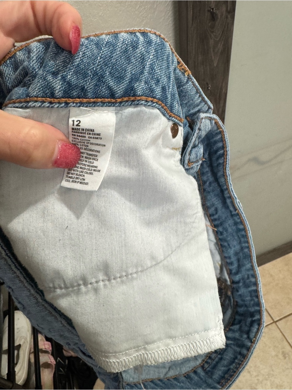 American Eagle Outfitters Light Blue Distressed Denim Shorts - Picture 3 of 3
